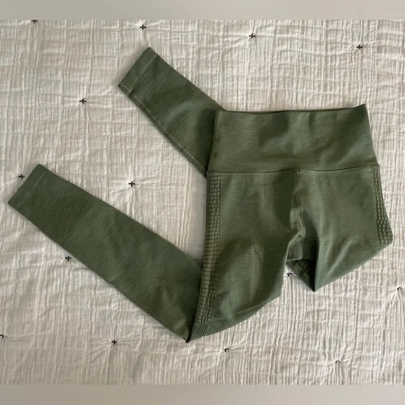 ALPHALETE Halo High Rise Compression Leggings in Sage Green Size S - Picture 3 of 11